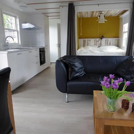 Tiny House Appelvinkje, Met Bedstee In Bosrijke Omgeving * אויסטרוויק