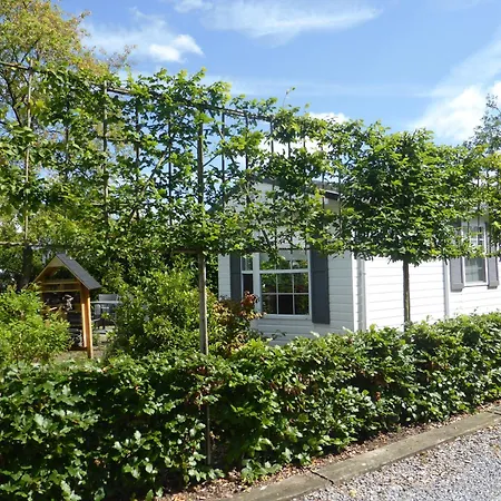 Tiny House Appelvinkje, Met Bedstee In Bosrijke Omgeving